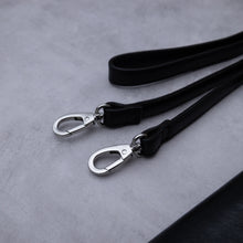 Lataa kuva Galleria-katseluun, HUILUPISTE X LUMI 'Huugo' Huilulaukku