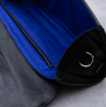 Lataa kuva Galleria-katseluun, HUILUPISTE X LUMI 'Huugo' Huilulaukku