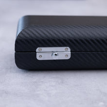 Lataa kuva Galleria-katseluun, Wiseman - Traditional Flute Case - Carbon Fibre Finish