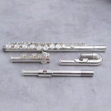 Load image into Gallery viewer, Pre-owned Yamaha 212 CCEO (includes straight & curved headjoint) #N62536