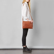 Lataa kuva Galleria-katseluun, HUILUPISTE X LUMI 'Huugo' Huilulaukku