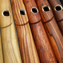 Lataa kuva Galleria-katseluun, Hernandez - Huilun puusuukappale