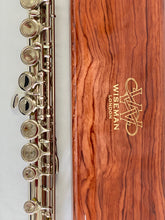 Lataa kuva Galleria-katseluun, Wiseman Traditional Flute Case - Wood