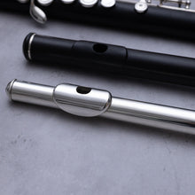 Load image into Gallery viewer, Käytetty Uebel Puuhuilu #17898 CCEO
