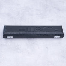 Lataa kuva Galleria-katseluun, Wiseman - Traditional Flute Case - Carbon Fibre Finish
