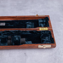 Lataa kuva Galleria-katseluun, Wiseman Traditional Flute Case - Wood
