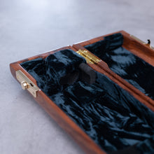 Lataa kuva Galleria-katseluun, Wiseman Traditional Flute Case - Wood
