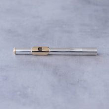Load image into Gallery viewer, Pre-owned Mancke silver headjoint with 18K lip plate and crown, platinum riser #128
