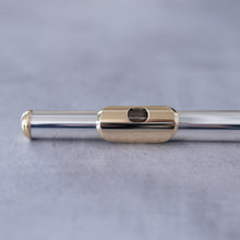 Load image into Gallery viewer, Pre-owned Mancke silver headjoint with 18K lip plate and crown, platinum riser #128

