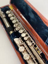 Lataa kuva Galleria-katseluun, Wiseman Traditional Flute Case - Wood

